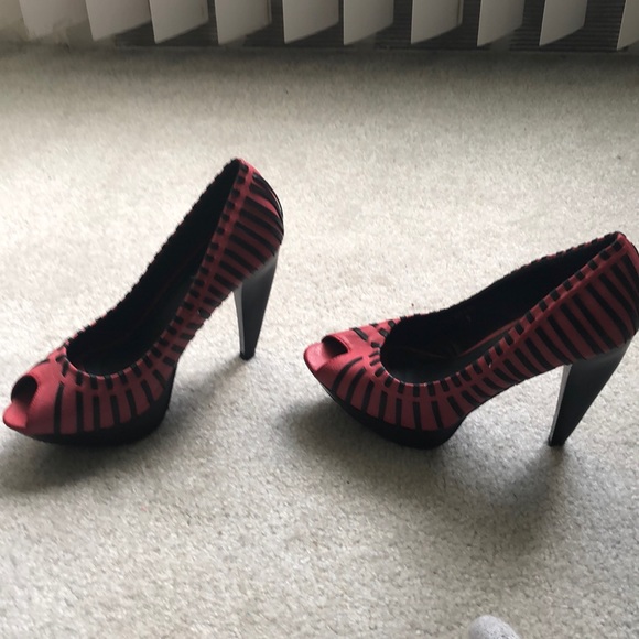 Red Zebra Striped High Heel - Picture 2 of 4